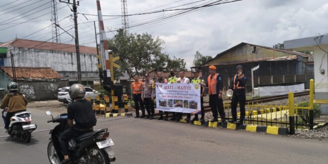 KAI Daop 2 Bandung Mengajak Seluruh Masyarakat Untuk Tidak Menerobos Palang Pintu Perlintasan Sebidang
