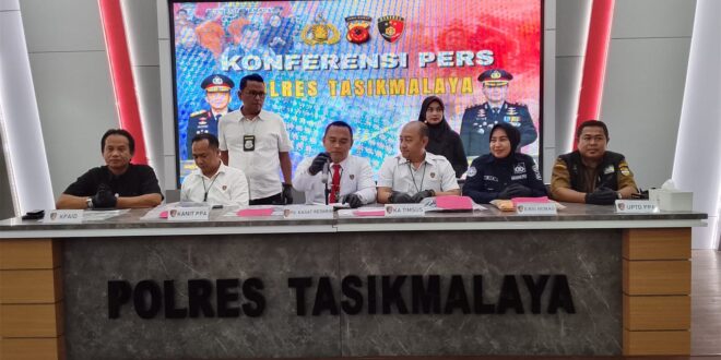 Polres Tasikmalaya akhirnya mengungkap motif di balik aksi nekat WD (38), tersangka penculikan bayi laki-laki berusia dua bulan di Masjid Agung Singaparna